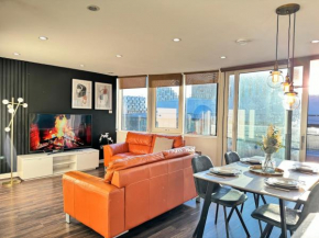 Balcony 60 Inch TV Penthouse City Centre with views